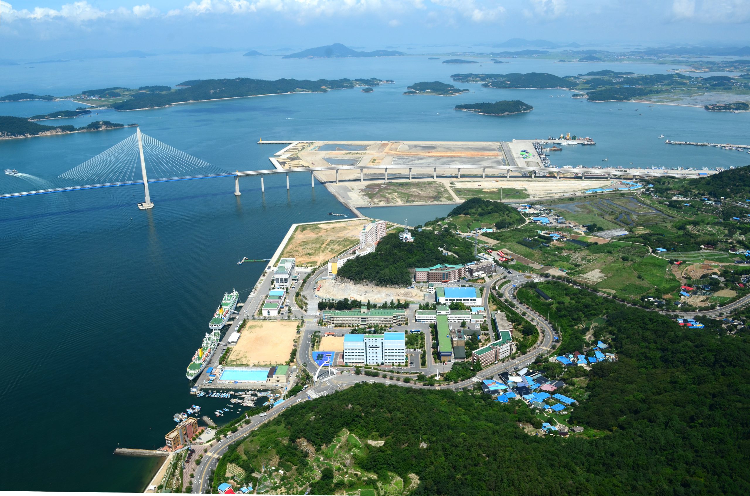 Đại học Quốc gia Hàng hải Mokpo nhìn từ trên không